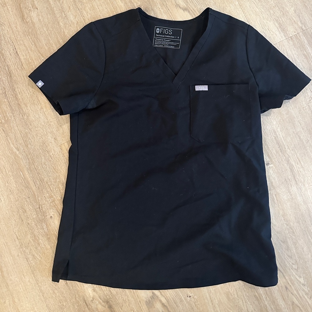 Figs Scrub top